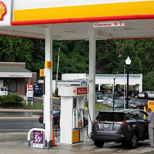 What factors affect the accuracy of fuel dispensers